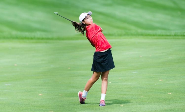 Bóng hồng trên sân golf - 6