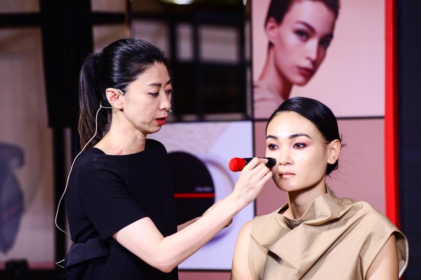 Sự kiện ra mắt giới thiệu BST trang điểm SYNCHRO SELF-REFRESHING của Shiseido tại Việt Nam - 3