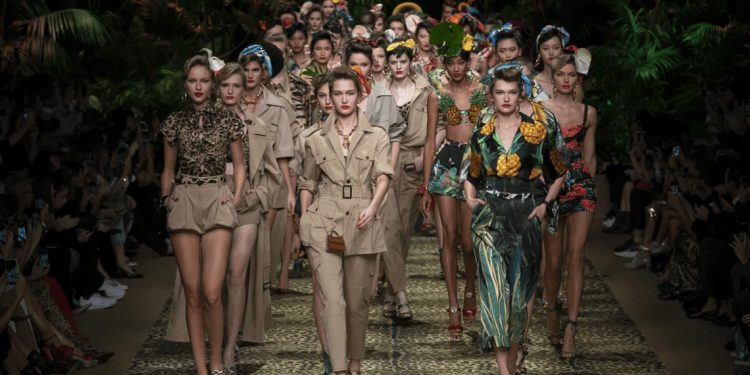 Dolce & Gabbana mang cả khu rừng sang trọng vào BST Xuân Hè 2020 - 20