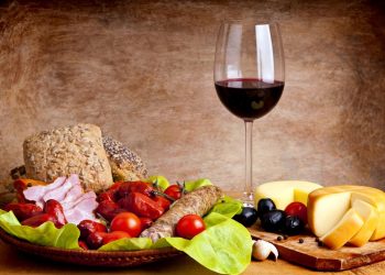 Biểu đồ này sẽ cho bạn các kiến thức cơ bản về cách phối rượu với đồ ăn - 2