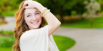 Khi tạo dáng chụp ảnh, bạn nên đặt tay như thế nào cho đẹp? - 6