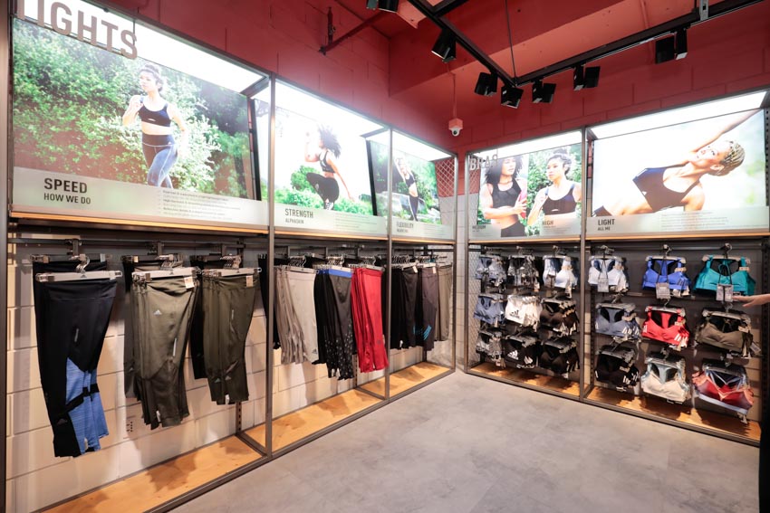 Cửa hàng adidas Saigon Centre mở cửa trở lại - 2