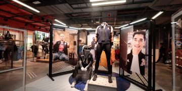 Cửa hàng adidas Saigon Centre mở cửa trở lại - 3