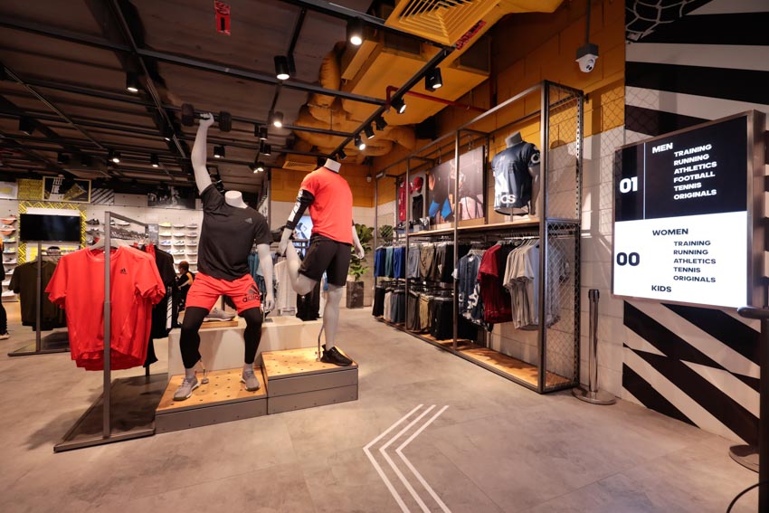Cửa hàng adidas Saigon Centre mở cửa trở lại - 4