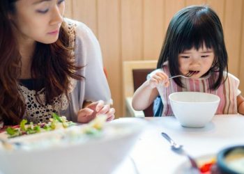 Dạy cho con quen lao động - 2