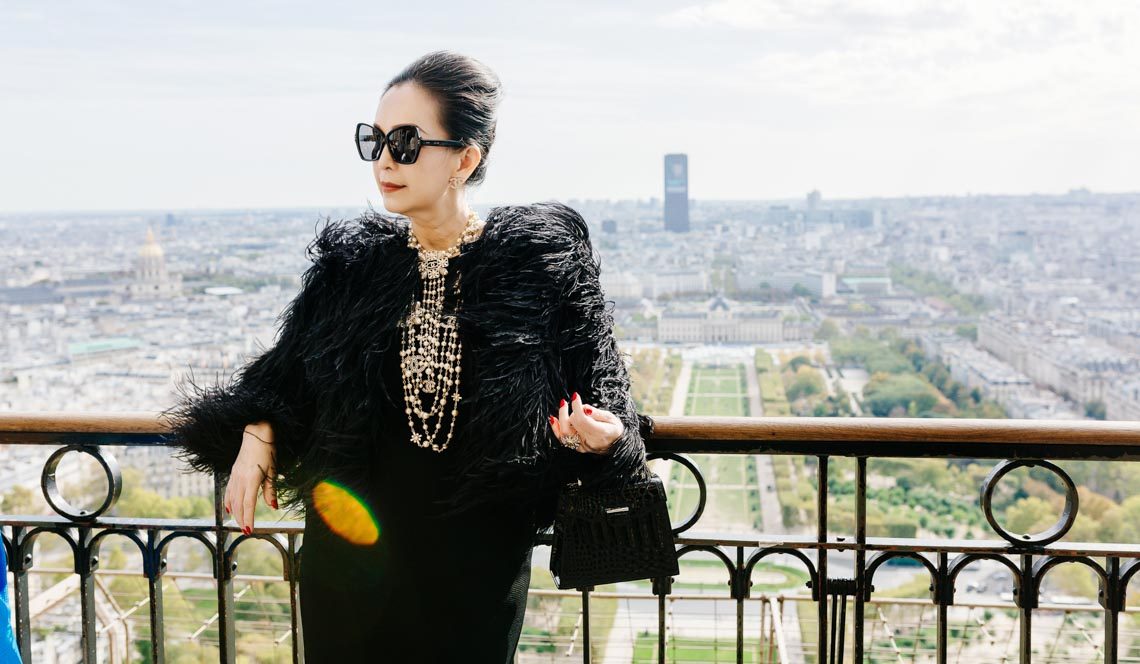 Diễm My sang trọng trong trang phục trắng đen dạo phố Paris - 16