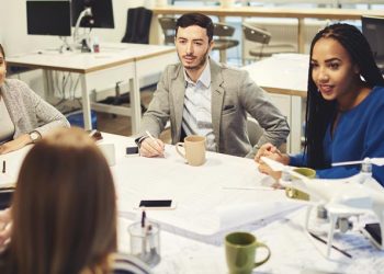 Đội ngũ nhân sự có tác phong chuyên nghiệp - 1