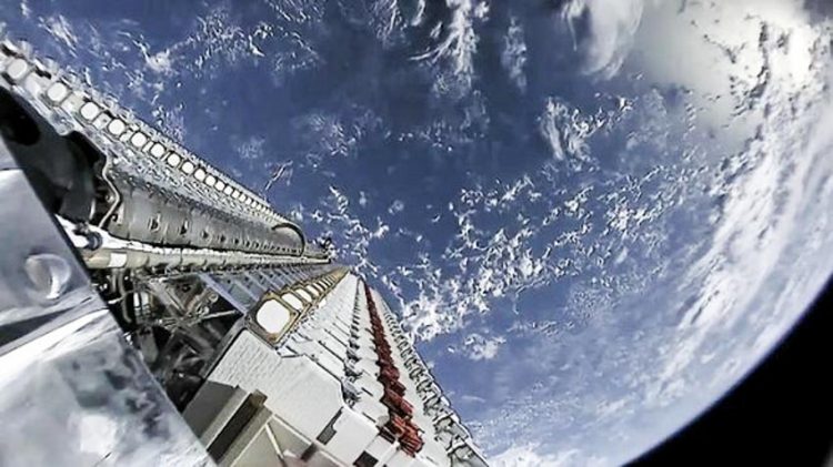 Elon Musk đã "tweet" thành công bằng mạng Internet từ vệ tinh Starlink - 1