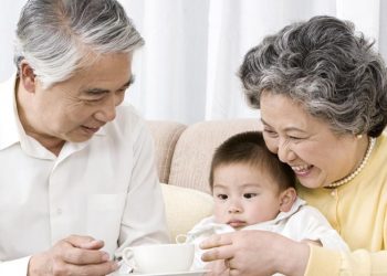 Nước nguồn xuôi mãi - Một đời vì con vì cháu - 1