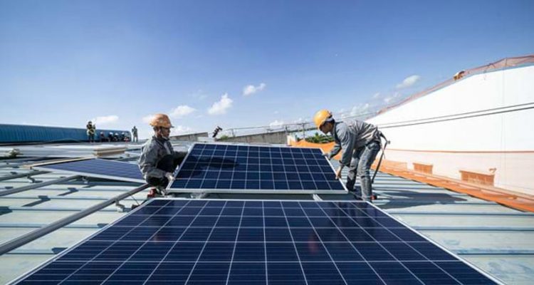 Nghịch lý điện mặt trời: gần 50% công suất bị “đổ bỏ”