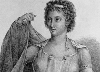 Những thành tựu vượt bậc của các phụ nữ cải nam trang - 4