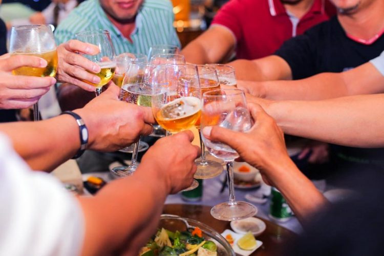 Ông uống bà khen -2