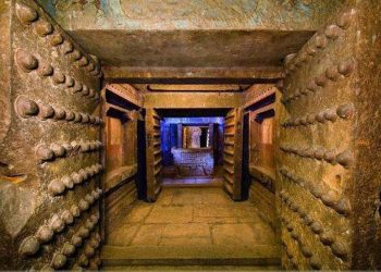 Phát hiện nhiều mộ chứa phi tần bị phanh xác - 1