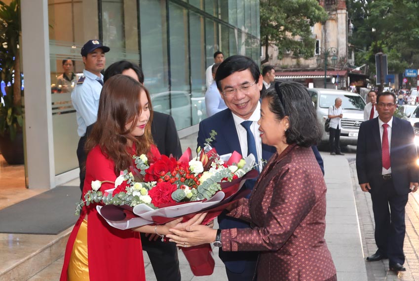 Phó Thủ tướng Chính phủ Hoàng gia Campuchia Men Sam An thăm và làm việc tại BIDV - 1