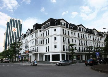 Thị trường bất động sản 9 tháng đầu năm: Đói cung và tăng giá - 1