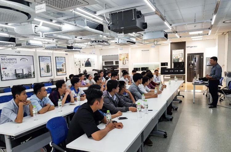 Trường chất lượng cao - không thể tự phong! - 2