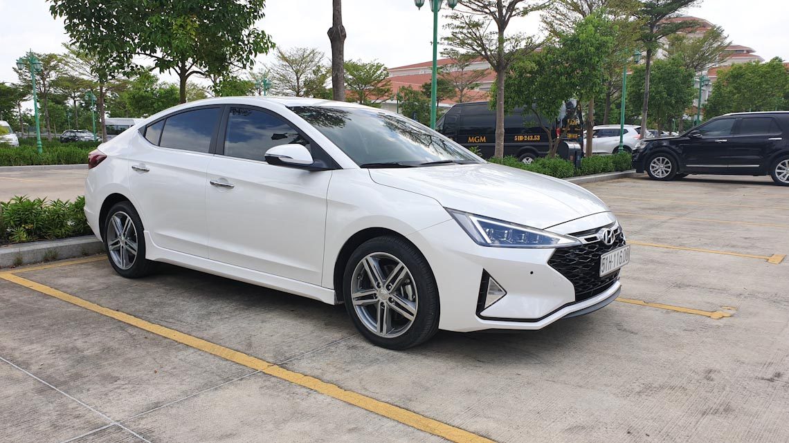 Hyundai Elantra Sport 2019: "chất" thể thao từ Hàn Quốc - 3