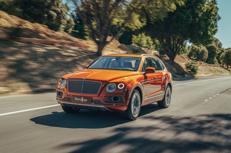 Bentley bắt đầu giao hàng mẫu xe điện khí hóa đầu tiên Bentayga Hybrid - 6