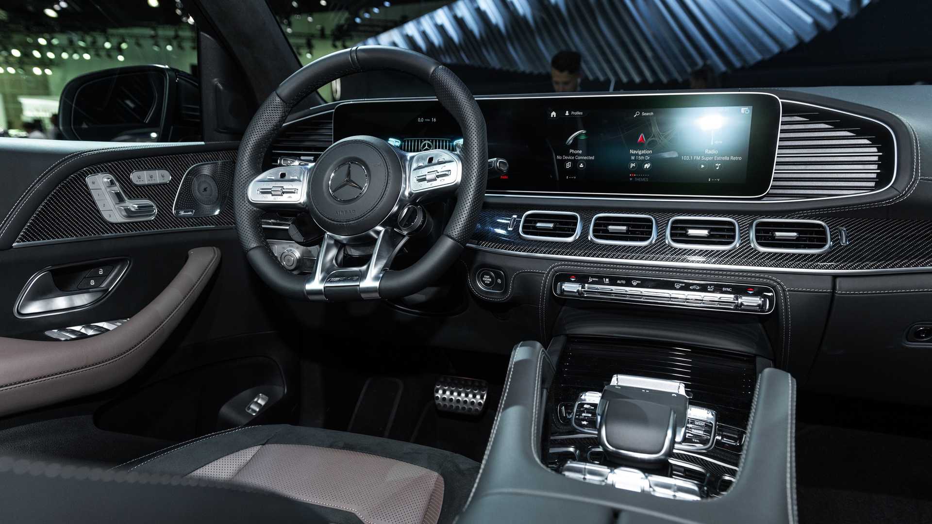 Mercedes-AMG GLS 63 2020 - SUV hiệu suất cao trình làng - 41