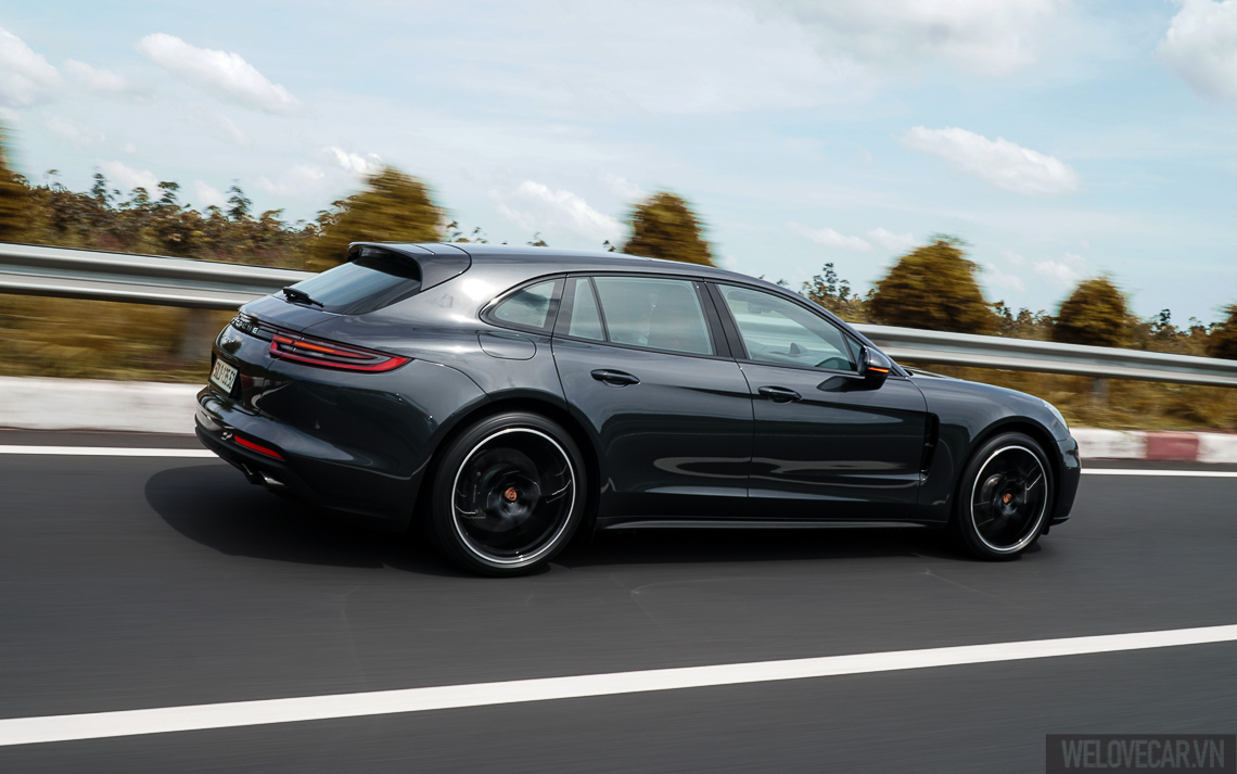 Porsche Panamera 4 Sport Turismo - 39