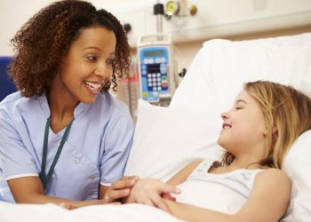 Anh sẽ nới lỏng cấp thị thực cho người nhập cư làm việc trong lĩnh vực y tế