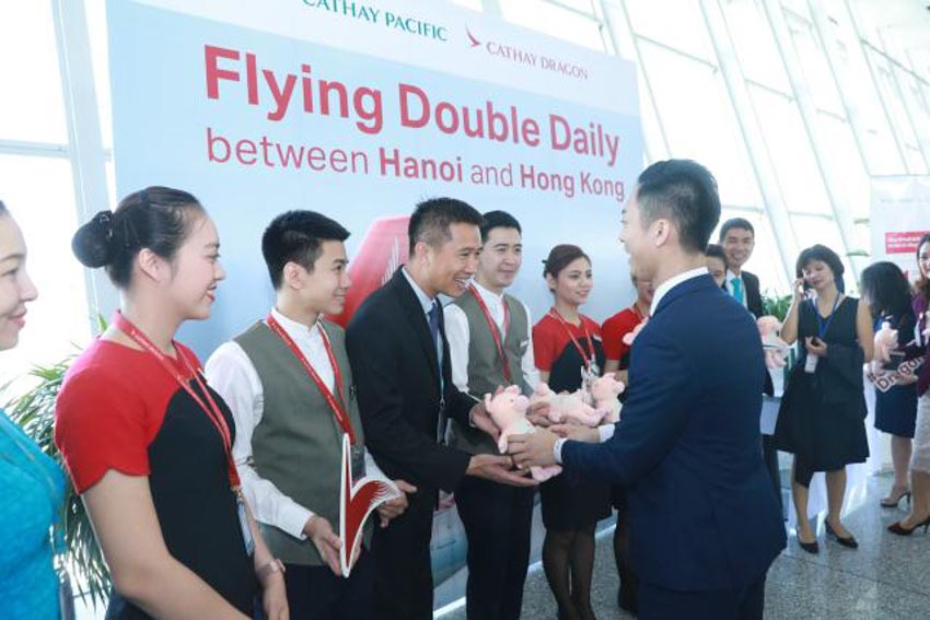 Cathay Dragon tăng tần suất bay hàng ngày đến Hà Nội-3