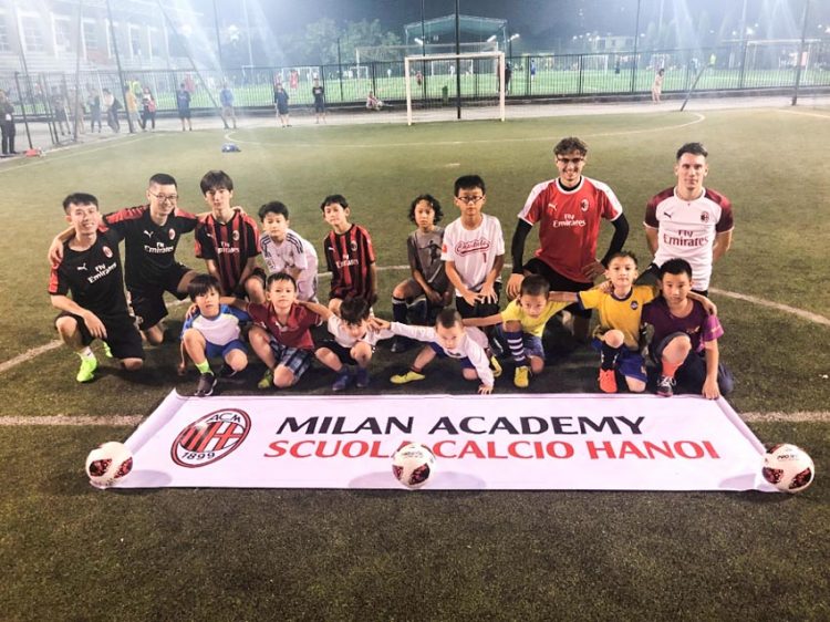 Chương trình đào tạo bóng đá của Học viện Bóng đá AC Milan Hà Nội ưu đãi học phí và học thử miễn phí