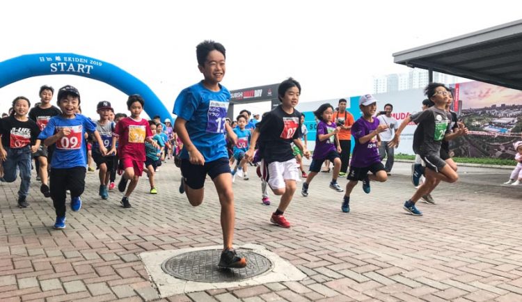 Hàng trăm người tham dự giải chạy Ekiden “Nhật Bản trong lòng Việt Nam” năm 2019 -1