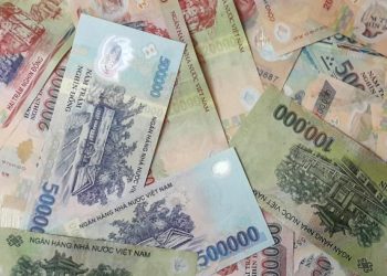 Ngân hàng Nhà nước khuyến cáo người tiêu dùng kiểm tra đồng tiền khi giao dịch tiền mặt -4