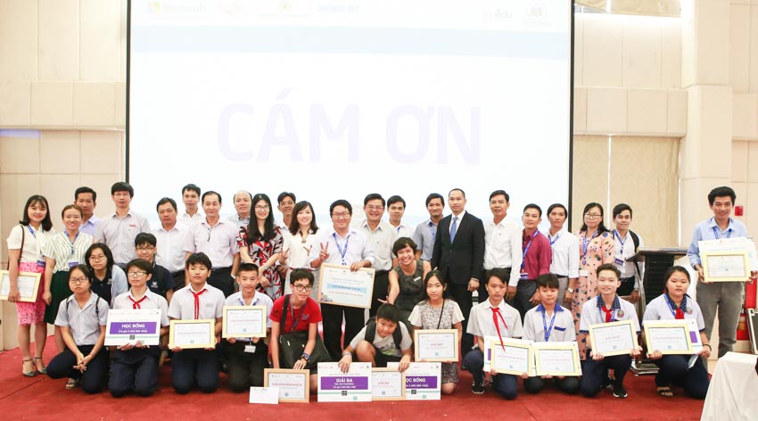 Microsoft đạt giải thưởng Cống hiến vì cộng đồng của Amcham tại Việt Nam -5