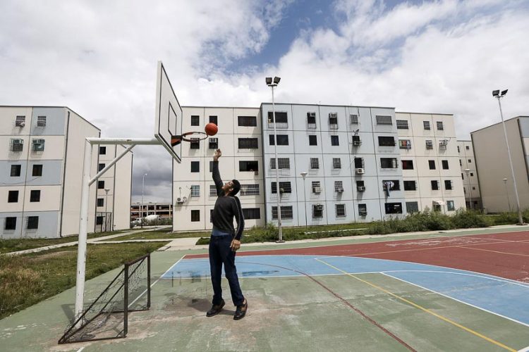 Người đàn ông (đang sống) có bàn chân lớn nhất thế giới-4