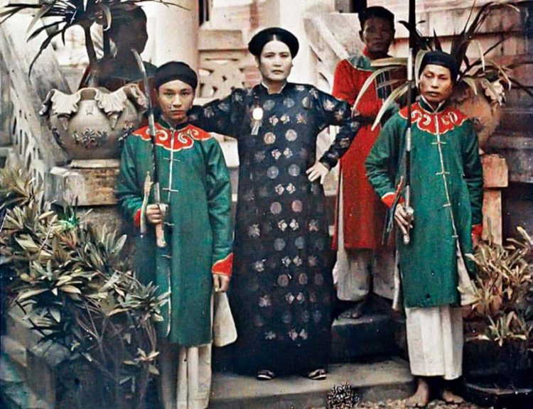 Nguyễn Trương Quý: Sắc tình loanh quanh -6