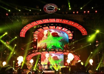 Sự kiện âm nhạc kỷ niệm Highlands Coffee 20 năm tại TP.HCM -1