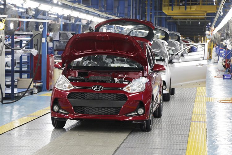 Ôtô nội “thất thế” với xe nhập