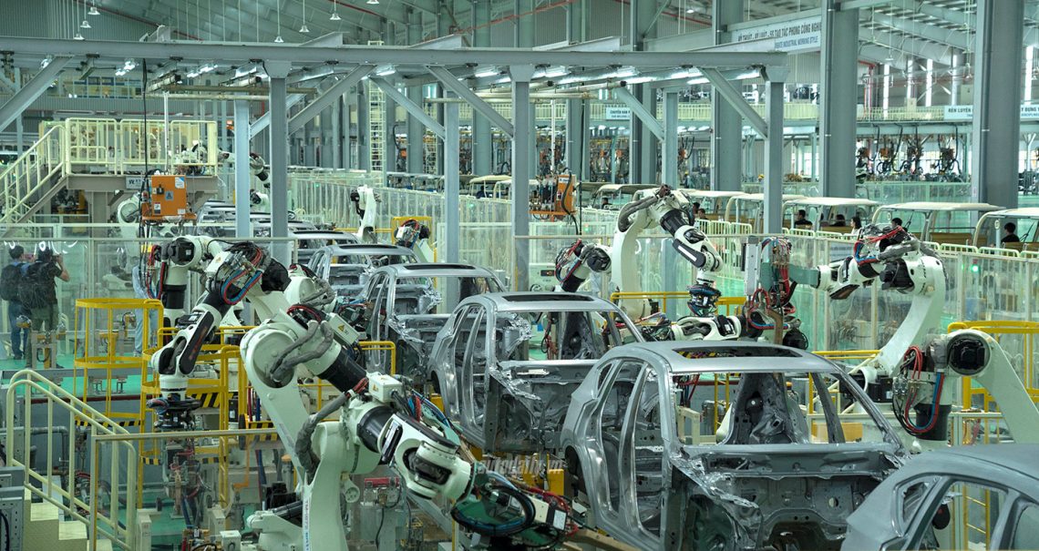 Robot hàn tại nhà máy Thaco - Anh T.C