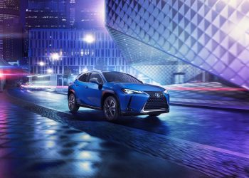 Lexus ra mắt mẫu xe điện đầu tiên UX300e vận hành liên tục trong 400km - 1