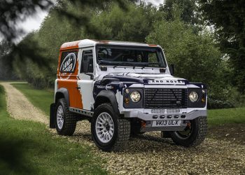 Jaguar Land Rover "thâu tóm" nhà sản xuất xe chuyên dụng Bowler