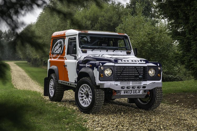 Jaguar Land Rover "thâu tóm" nhà sản xuất xe chuyên dụng Bowler