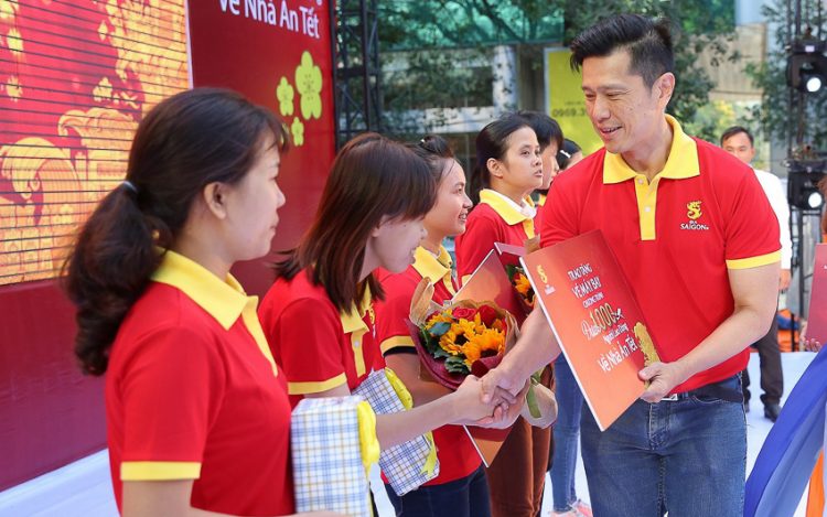 SABECO tặng 1.000 vé máy bay và 1.000 vé xe khách cho người lao động về nhà ăn tết - 5