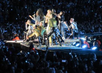 Cả nhà sành âm nhạc-2