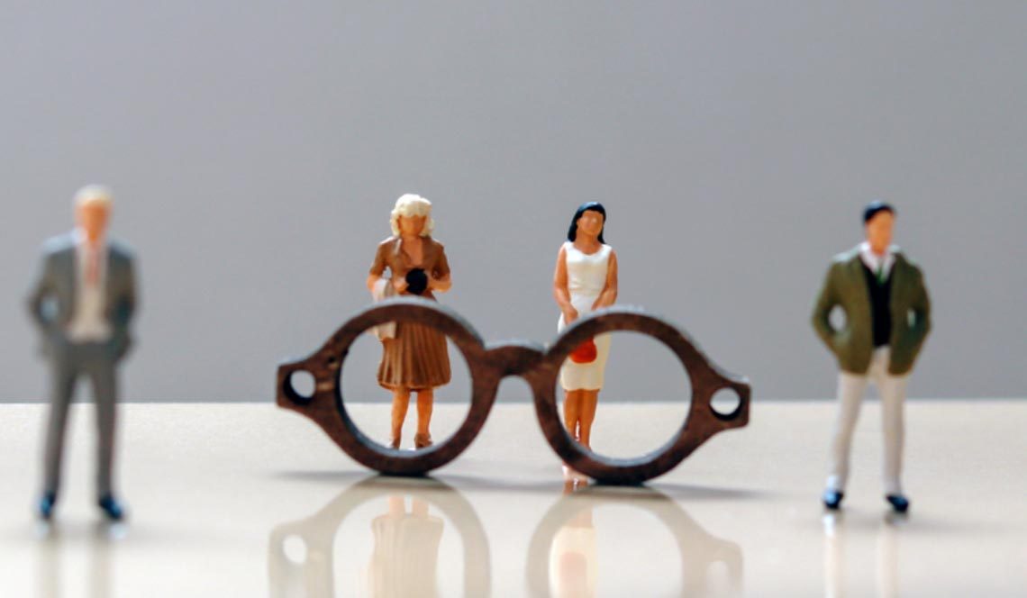 Câu chuyện triết học: Phá vỡ cánh cửa đã nhốt mình - 2