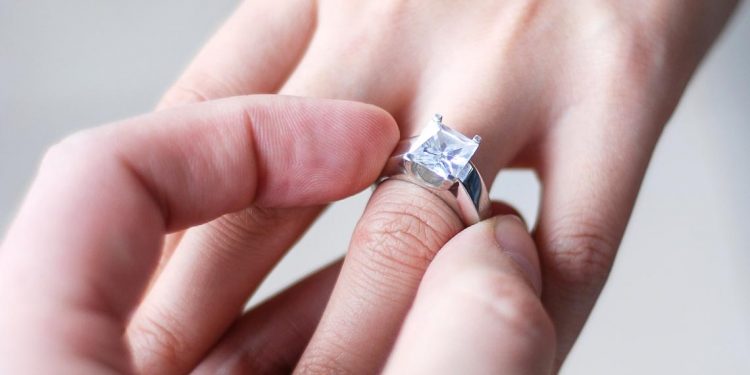 Kim cương tuyệt tác từ bàn tay con người-8