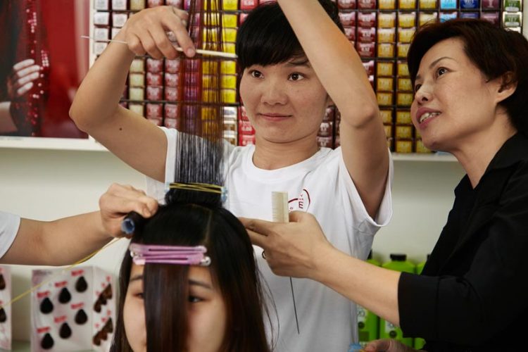 L’Oréal kỷ niệm 10 năm thành lập chương trình “Làm đẹp để sống, Sống để làm đẹp”-1