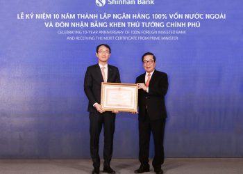 Ngân hàng Shinhan đón nhận Bằng khen của Thủ tướng Chính phủ-1