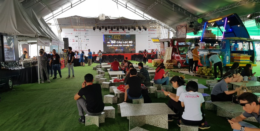 Làng Marathon Techcombank 2019 