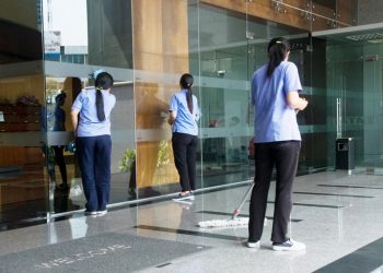 Tìm kiếm nguồn lao động cuối năm - 2