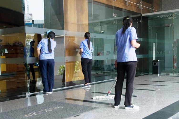 Tìm kiếm nguồn lao động cuối năm - 2