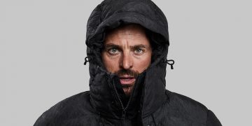 Áo phao bền nhất thế giới, sợi vải chắc gấp 15 lần thép-1