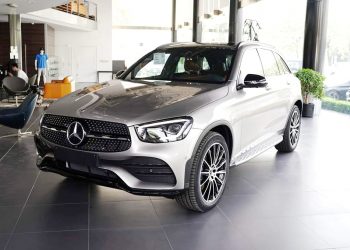 Thông tin về trang bị trên Mercedes-Benz GLC 300 2020 nhập khẩu