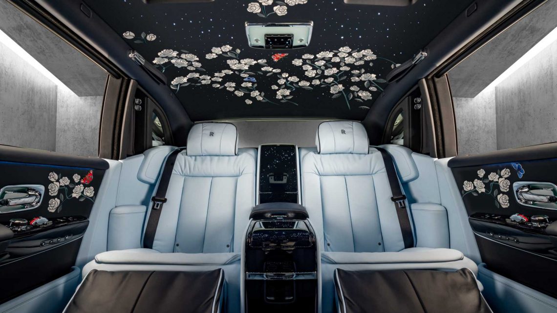 Chiêm ngưỡng chiếc Rolls-Royce Phantom phiên bản Hoa hồng với hơn một triệu mũi thêu